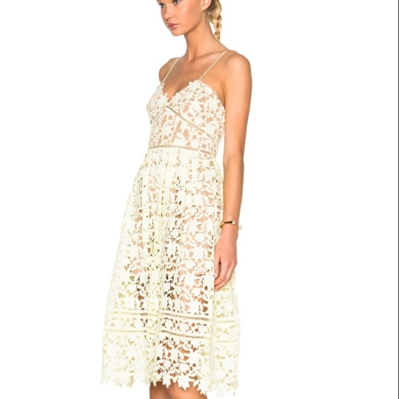 ❤️SOLD❤️ SELF PORTRAIT AZALEA LACE DRESS - Picture 2 of 7